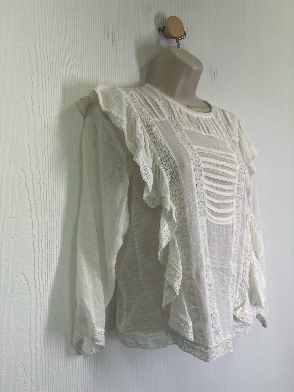 Free People - Jasmine Ivory Ruffled Lace Boho Lightweight Blouse Size Small - Picture 3 of 11